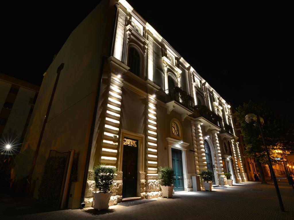 La Residenza Del Monaco Bianco Bed & Breakfast มาเตรา ภายนอก รูปภาพ
