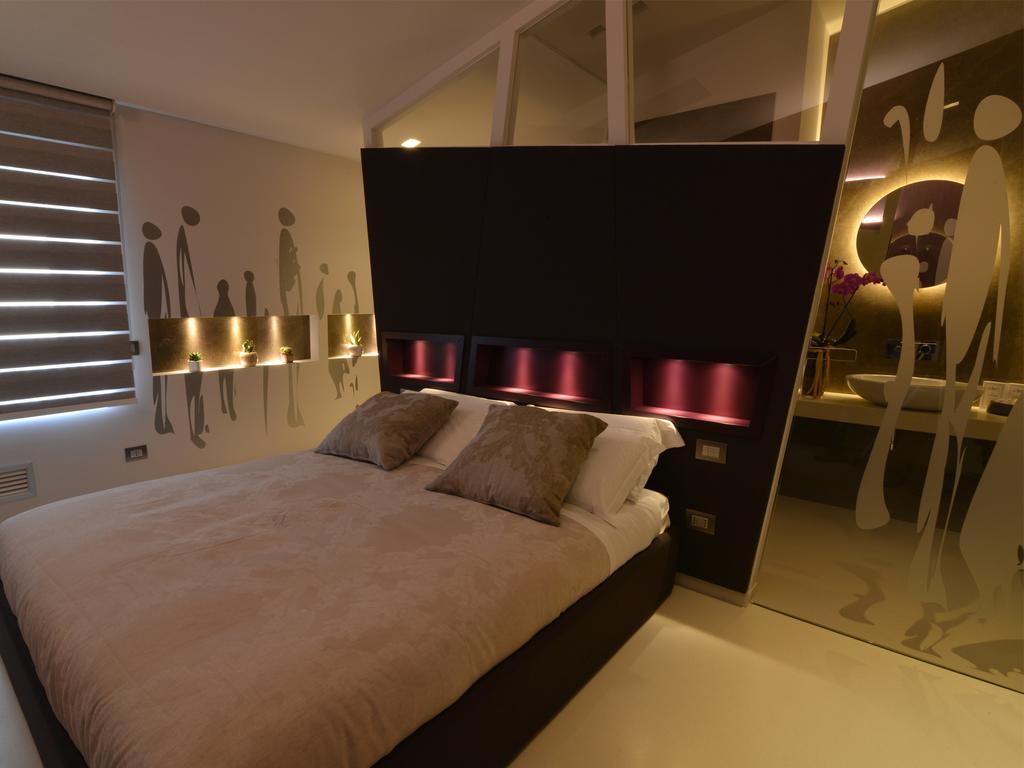 La Residenza Del Monaco Bianco Bed & Breakfast มาเตรา ภายนอก รูปภาพ
