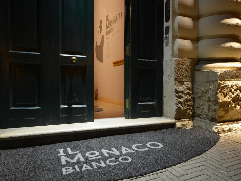 La Residenza Del Monaco Bianco Bed & Breakfast มาเตรา ภายนอก รูปภาพ