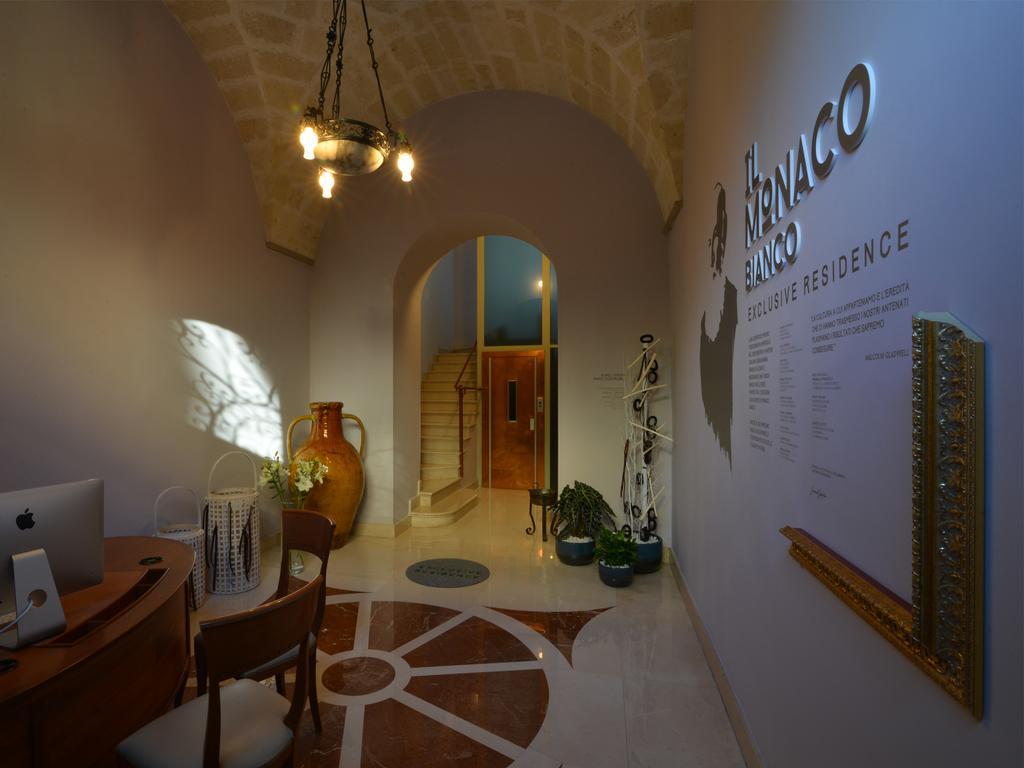 La Residenza Del Monaco Bianco Bed & Breakfast มาเตรา ภายนอก รูปภาพ