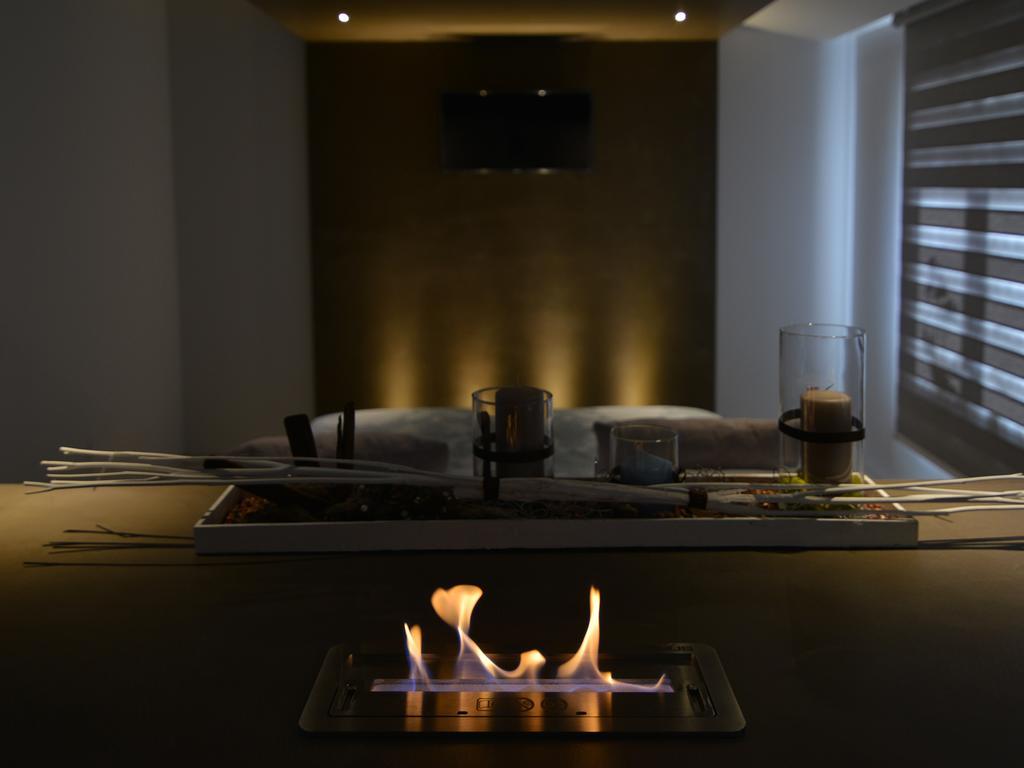 La Residenza Del Monaco Bianco Bed & Breakfast มาเตรา ภายนอก รูปภาพ