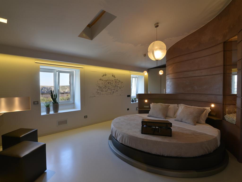La Residenza Del Monaco Bianco Bed & Breakfast มาเตรา ภายนอก รูปภาพ