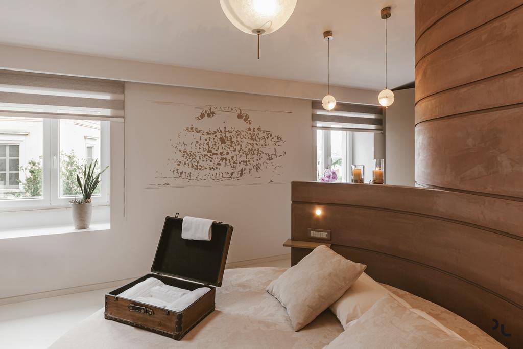 La Residenza Del Monaco Bianco Bed & Breakfast มาเตรา ภายนอก รูปภาพ
